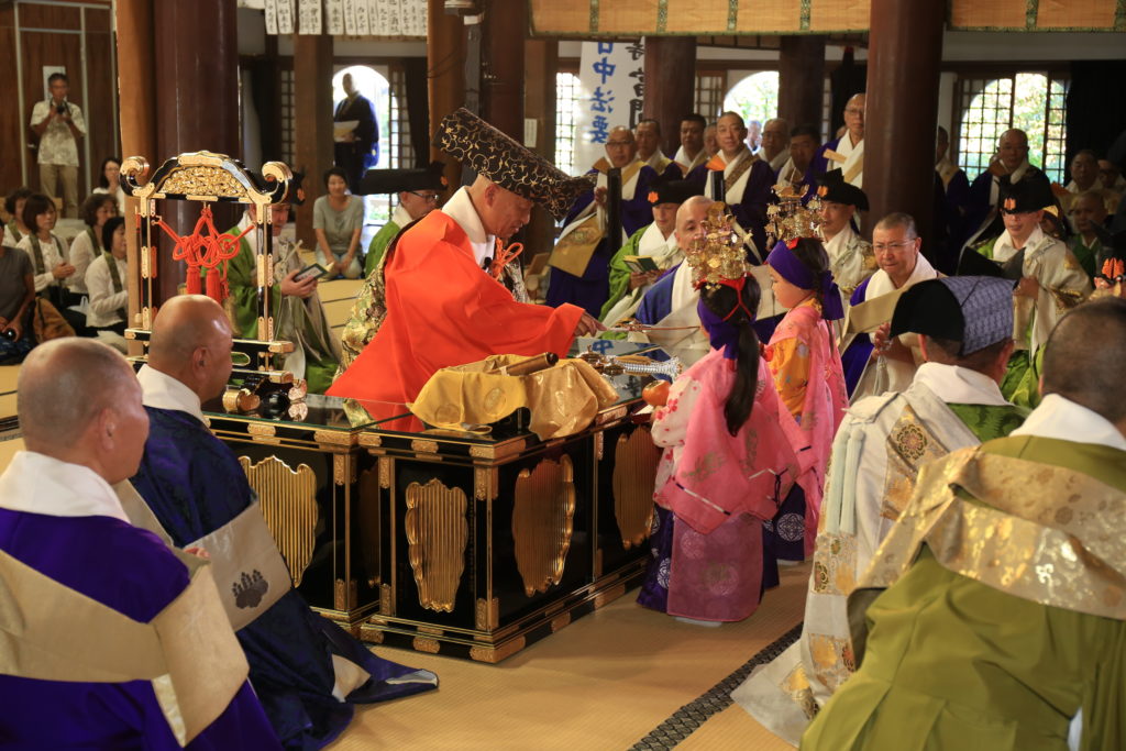 仏壇 霊法会 法事道具 仏具 墓石 神棚用品を扱うお店です