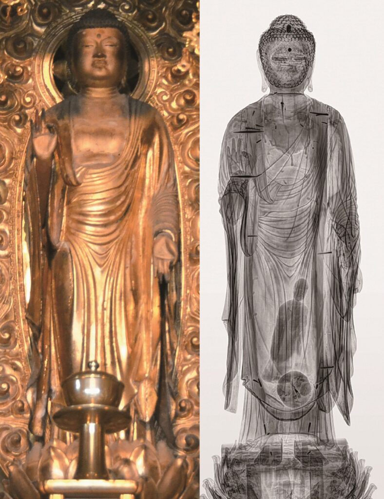 浄運寺の本尊（左）とそのエックス線撮影写真。像の下部に小さな像と球状の物体の影がはっきりと写っているのがわかる（エックス線撮影写真提供＝青木淳研究室）